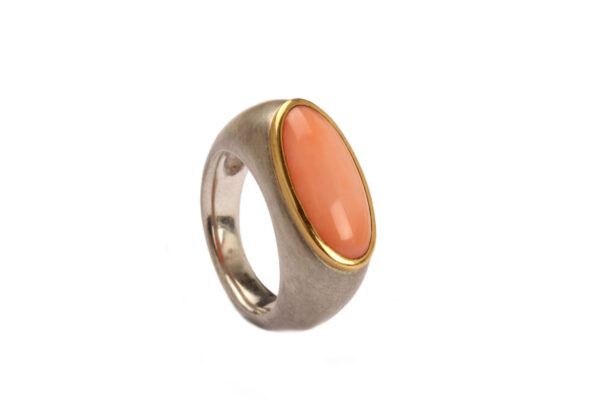 Ring aus Silber, 925er Gelbgold, mit Koralle