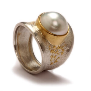 Ring in Silber mit Gold und Perle
