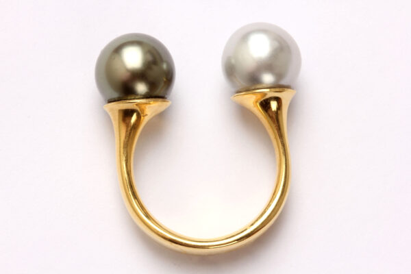 Ring in Gold mit 2 Perlen