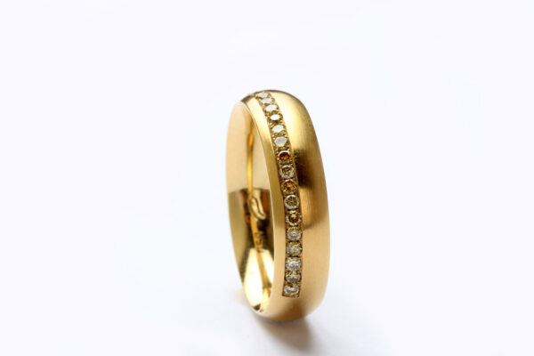 Memoire-Ring in Gold mit Diamanten