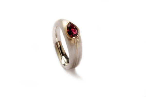 Ring in Silber und Gold mit Turmalin