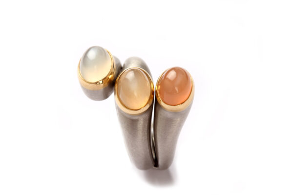 Ringe aus Palladium u. Feingold, Mondsteine
