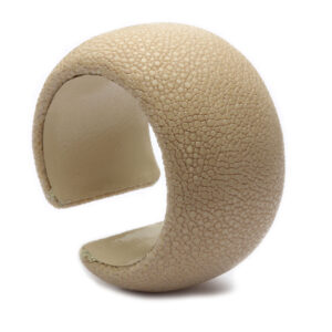 Rochenleder-Armspange, sand