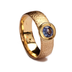 Ring in Gold mit Saphir