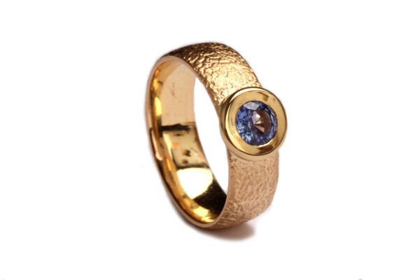Ring in Gold mit Saphir