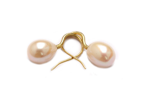 Ohrhänger in Gold mit Perlen