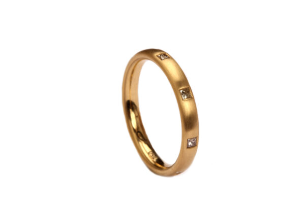 Ring in Gold mit Diamanten