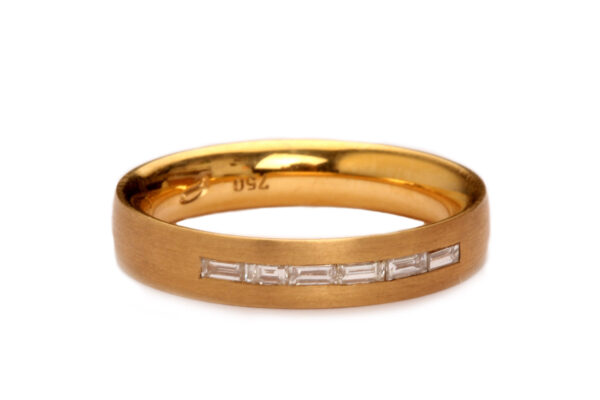 Ring in Rosegold mit 6 Diamanten