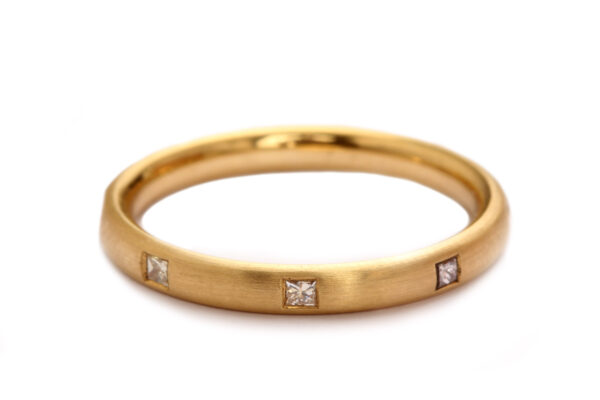 Ring in Gold mit Diamanten